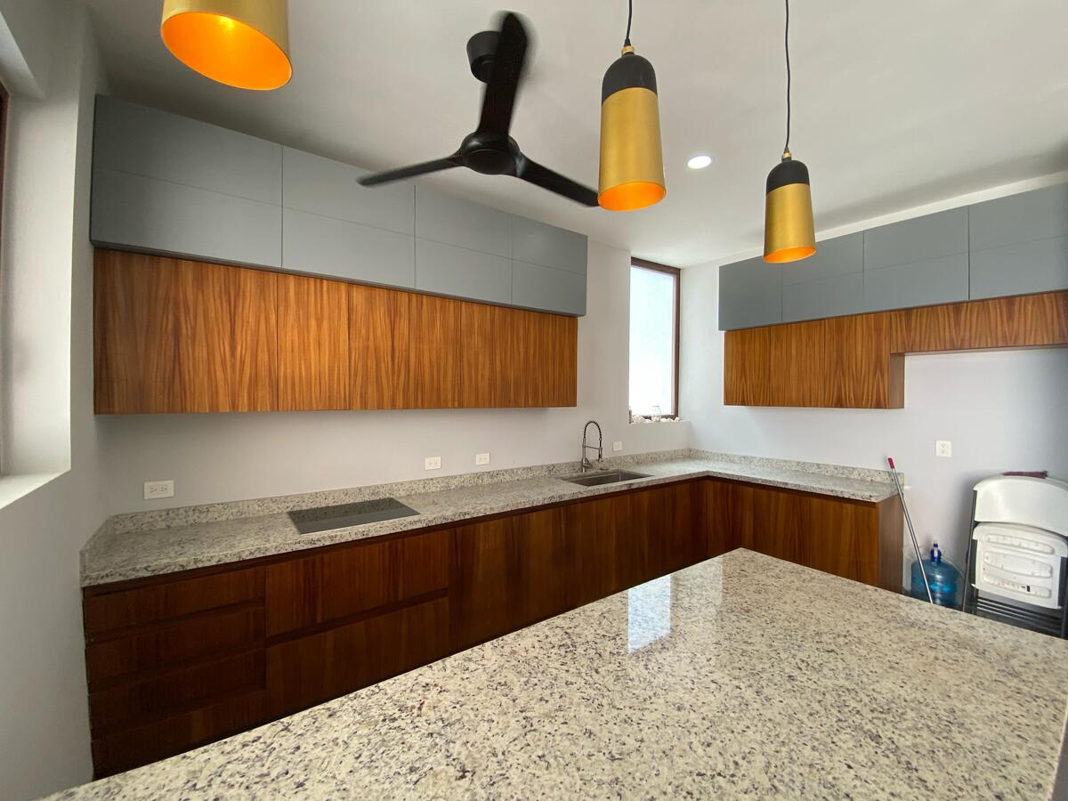 8 de 30: Cocina equipada y vestida