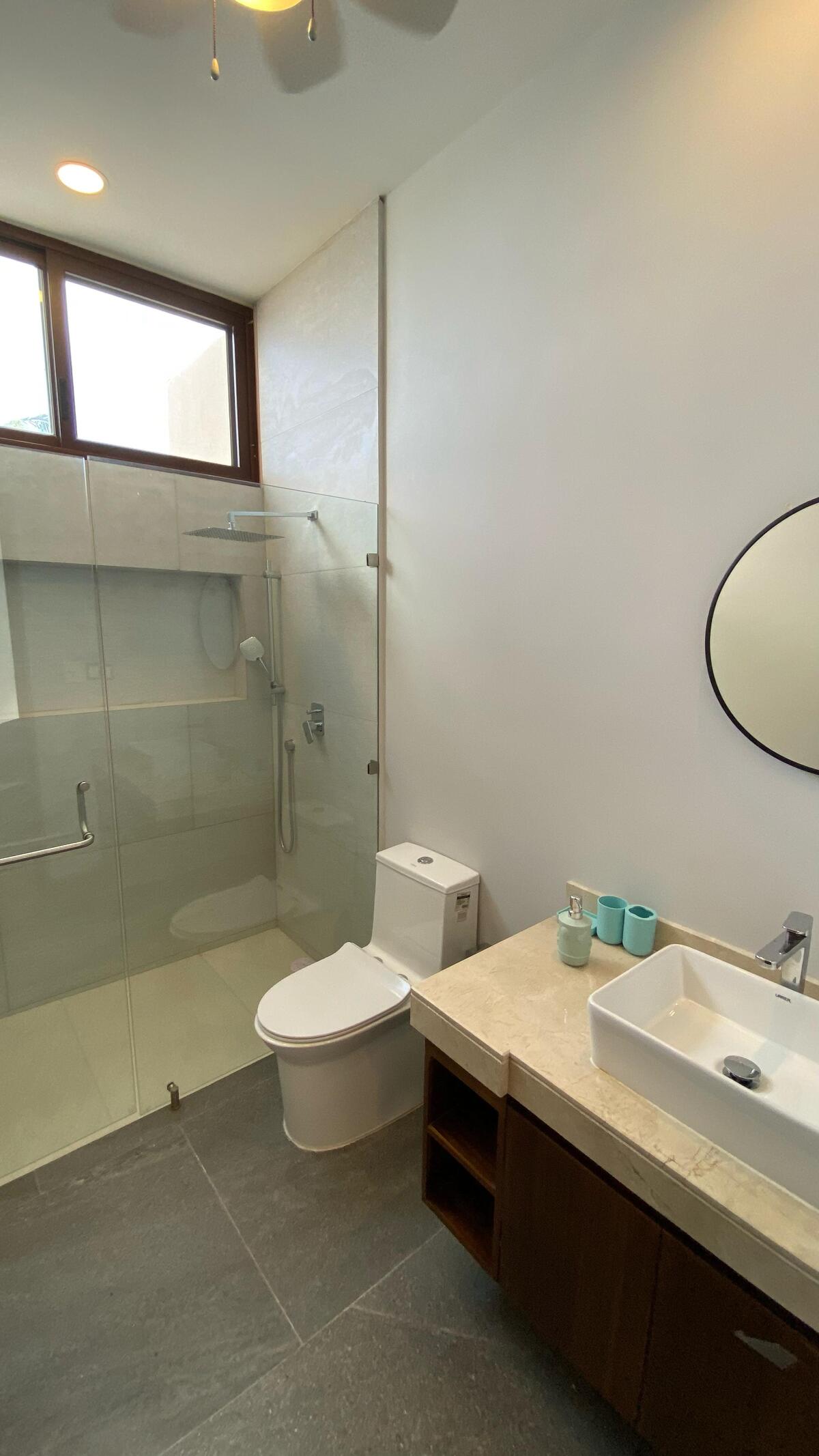12 de 30: Baño de recámara secundaria