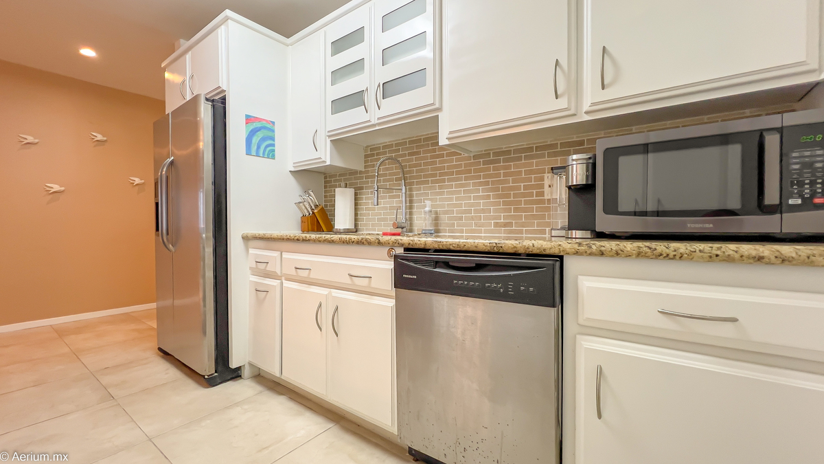 13 of 39: Kitchen