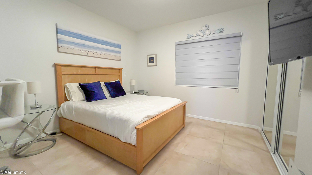19 of 39: Third bedroom