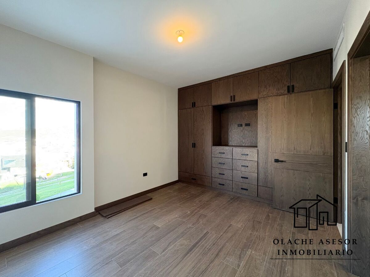 14 of 20: RECAMARA SECUNDARIA