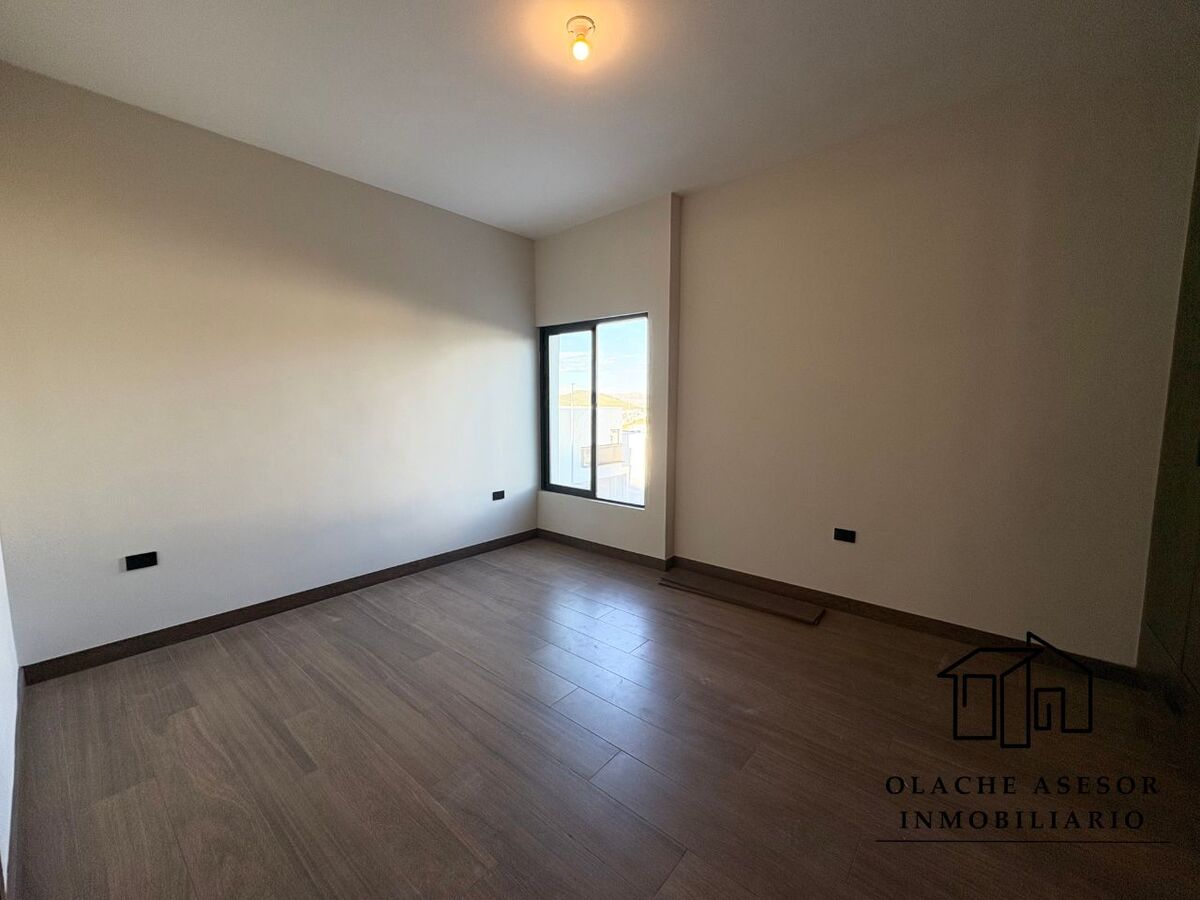 18 of 20: RECAMARA SECUNDARIA