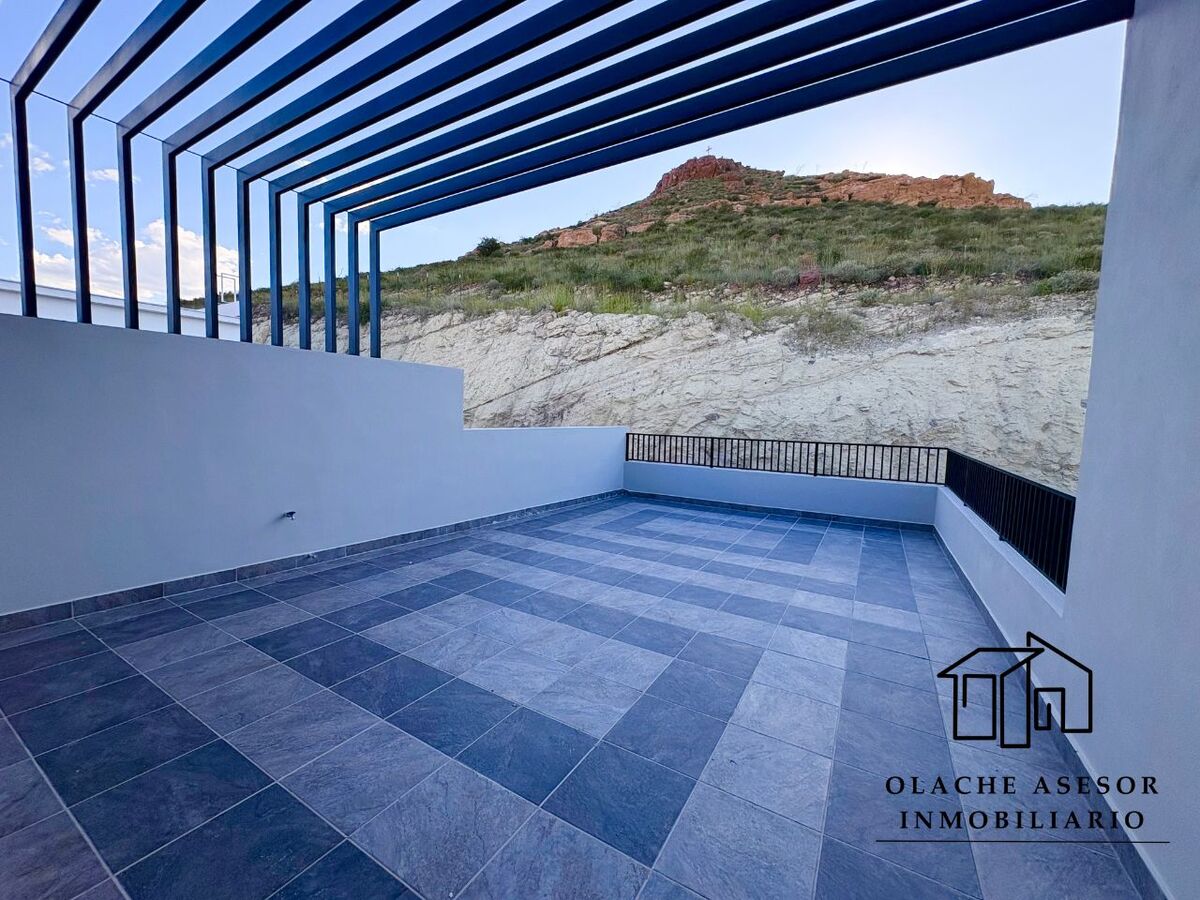 10 of 15: TERRAZA