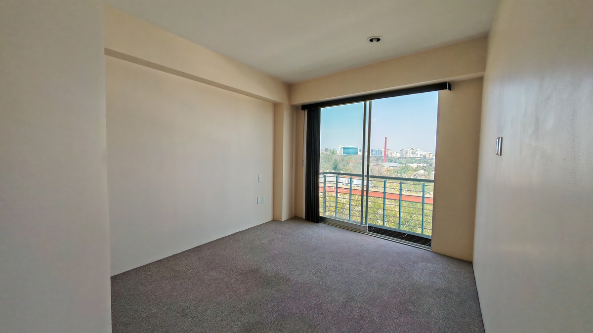 12 de 14: recamara secundaria y balcon