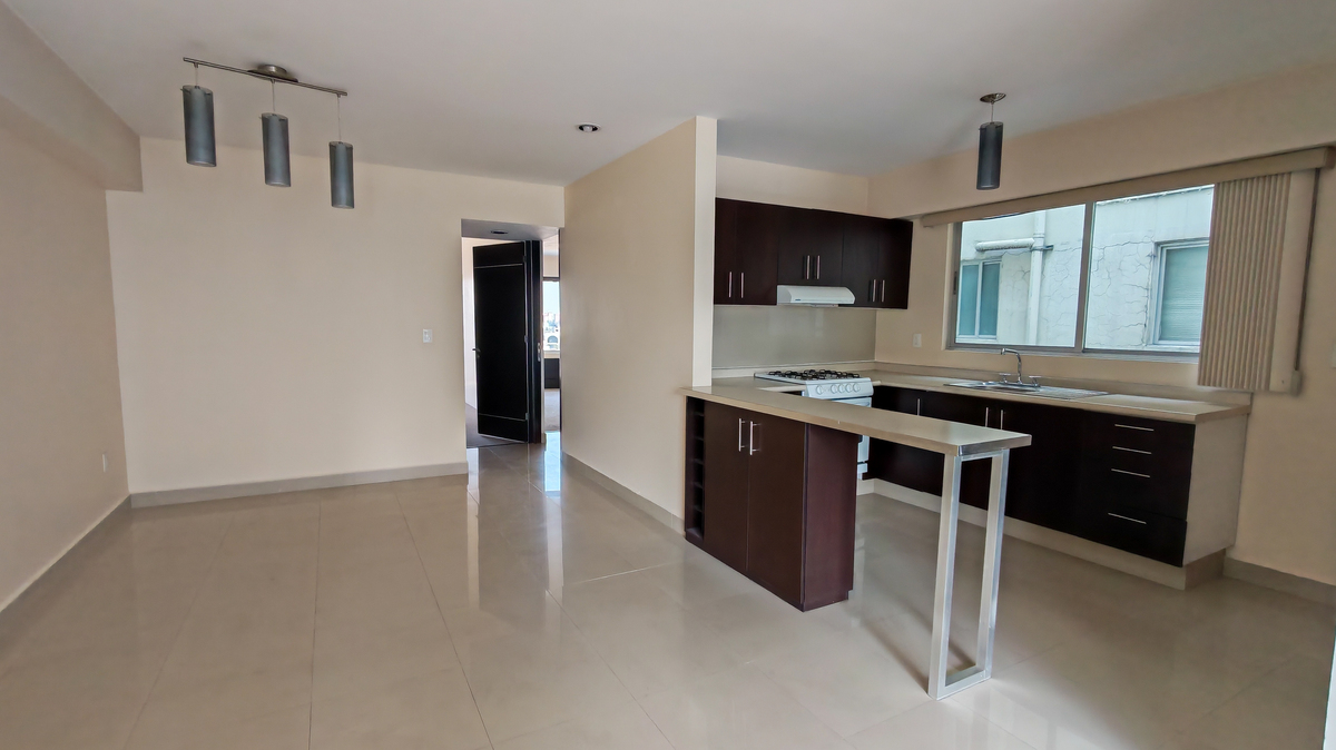 2 de 14: sala comedor y cocina