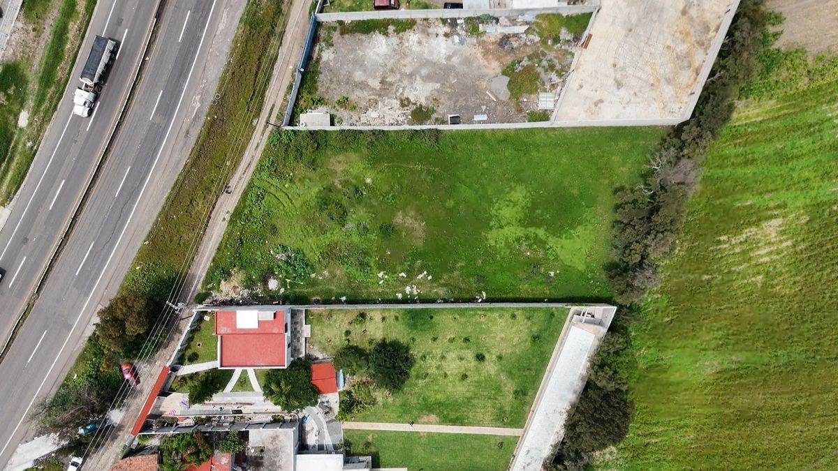 Terreno en venta sobre la carretera Uriangato – Morelia, Michoacán