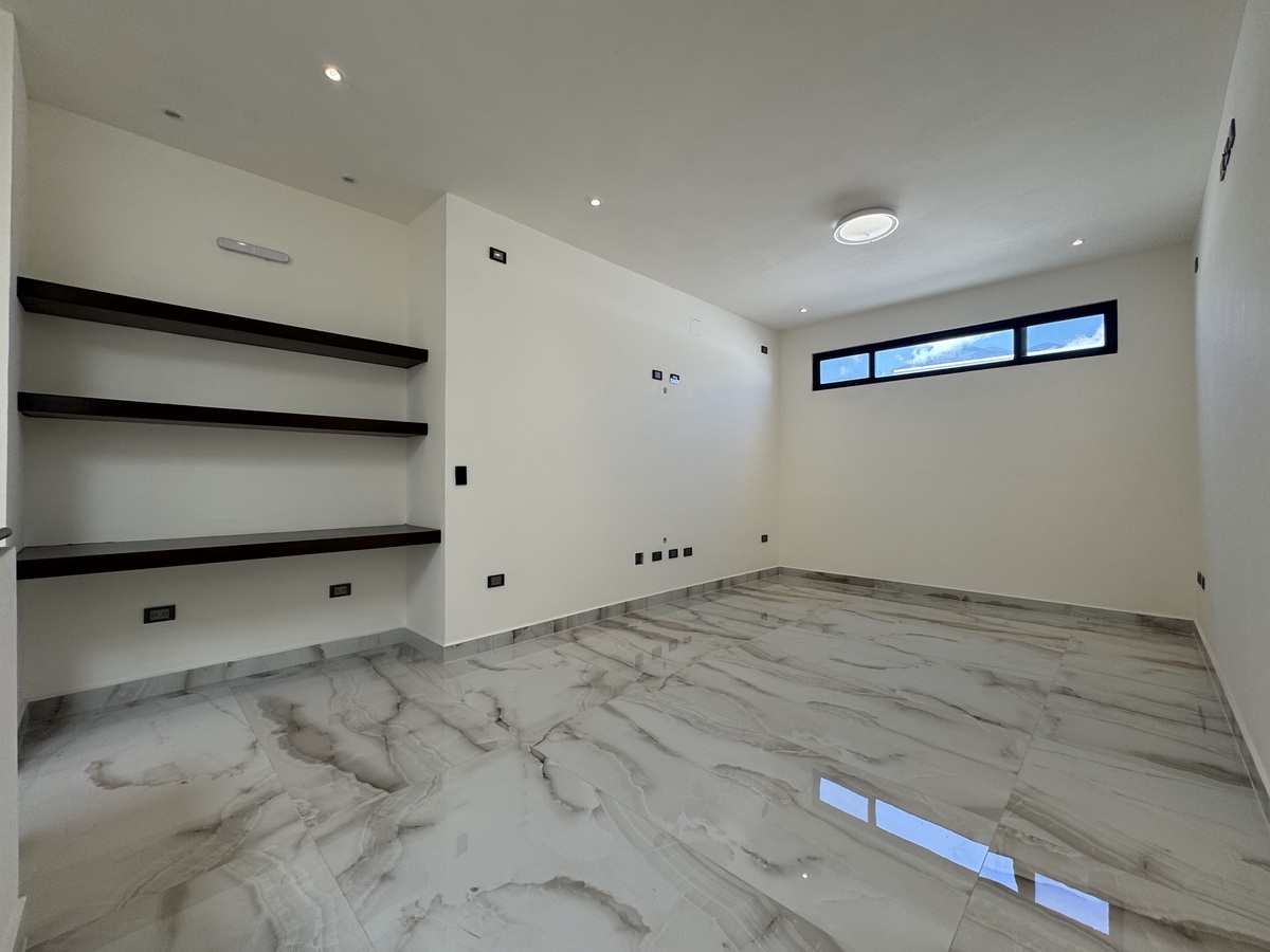 4 de 10: Family Room Planta Alta