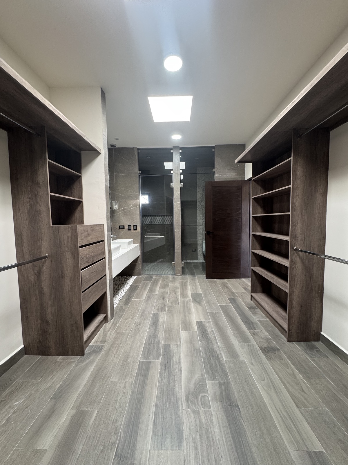 10 de 10: Closet Secundario