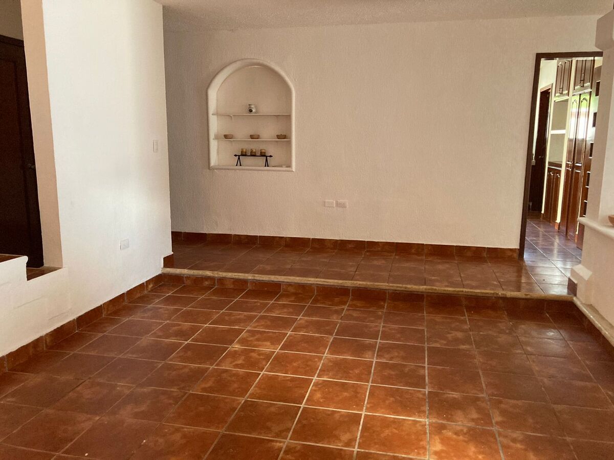 5 of 19: sala