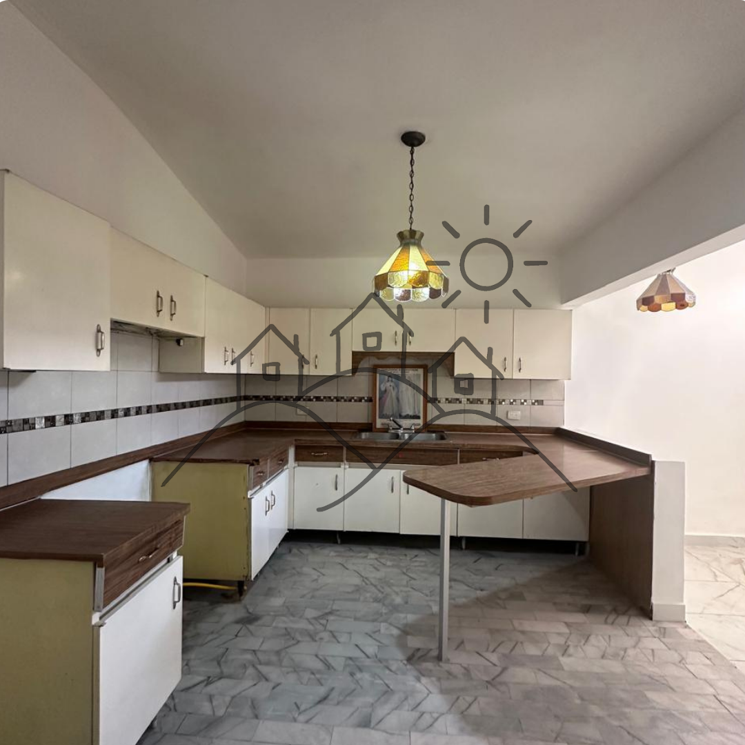 4 of 12: Cocina