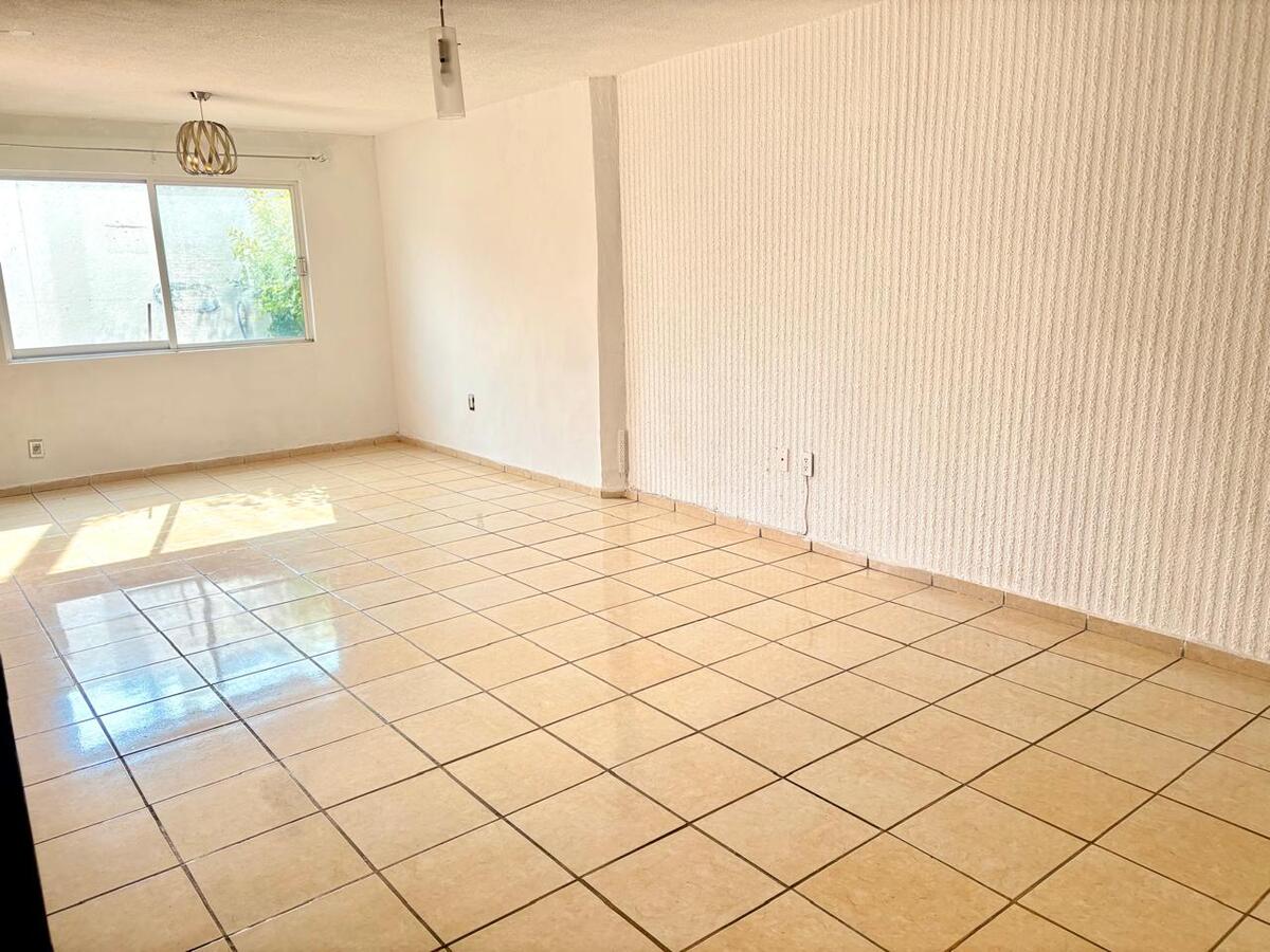 5 de 21: Sala y Comedor