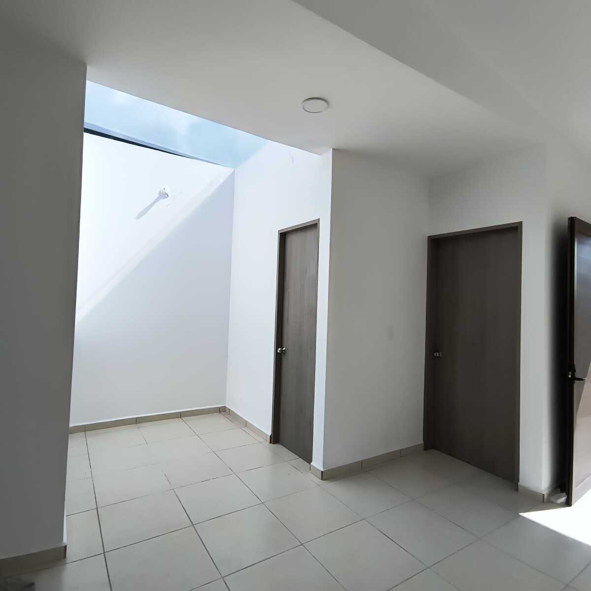5 of 19: Medio baño y cubo para futura ampliación a 2do nivel