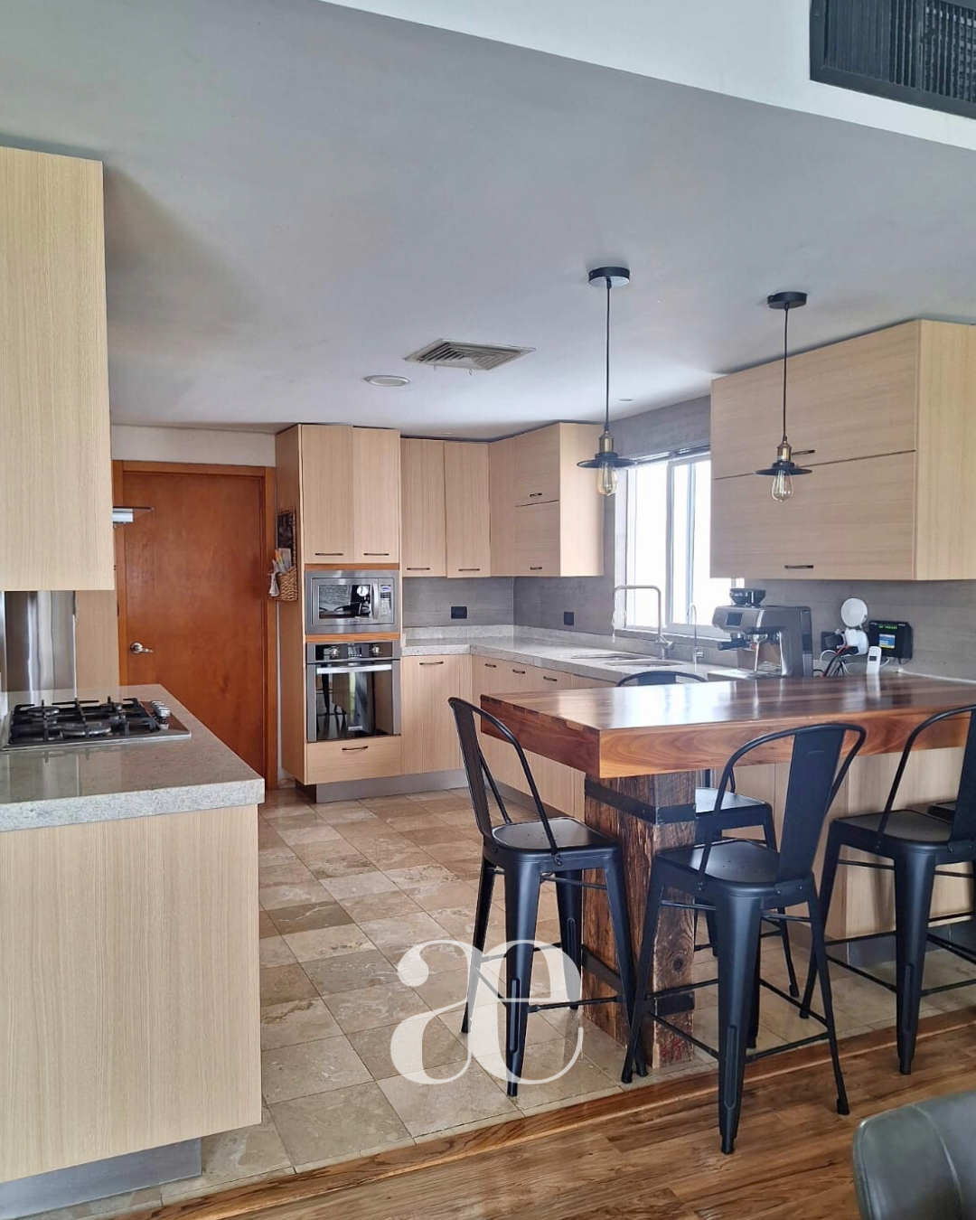 4 of 9: Cocina