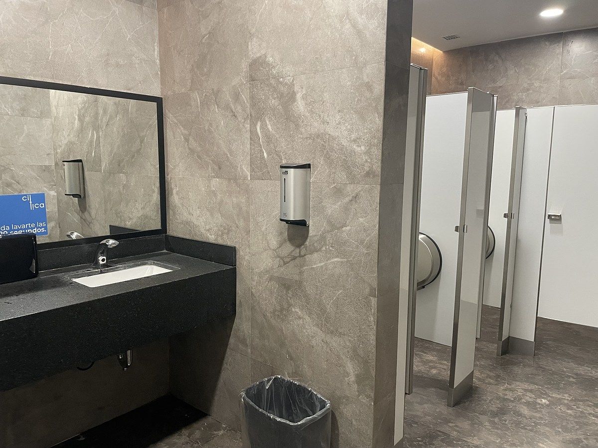 14 de 20: BAÑO MUJERES PISO 16