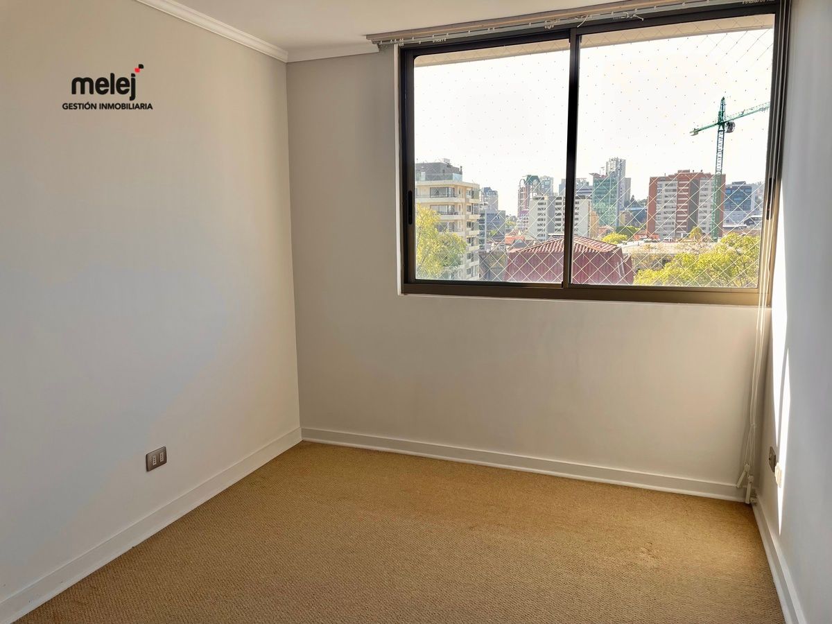 9 de 18: Dormitorio 2