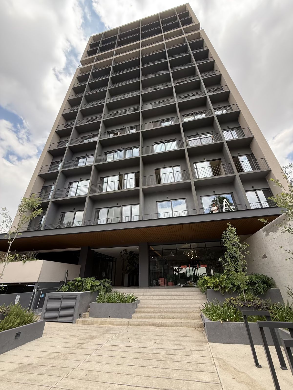 1 of 27: LA PAZ NEOLIVING