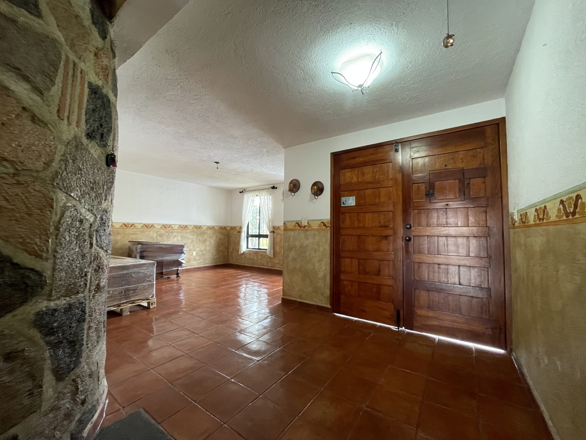 4 de 36: Recibidor y area de comedor