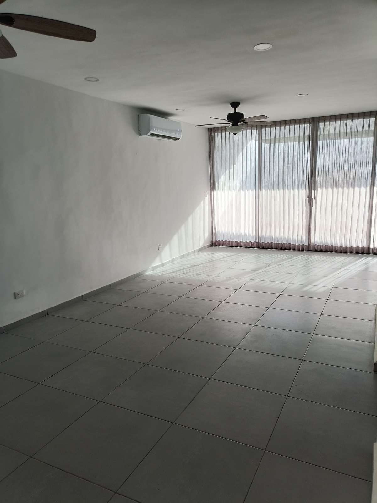 2 de 25: Sala, Comedor