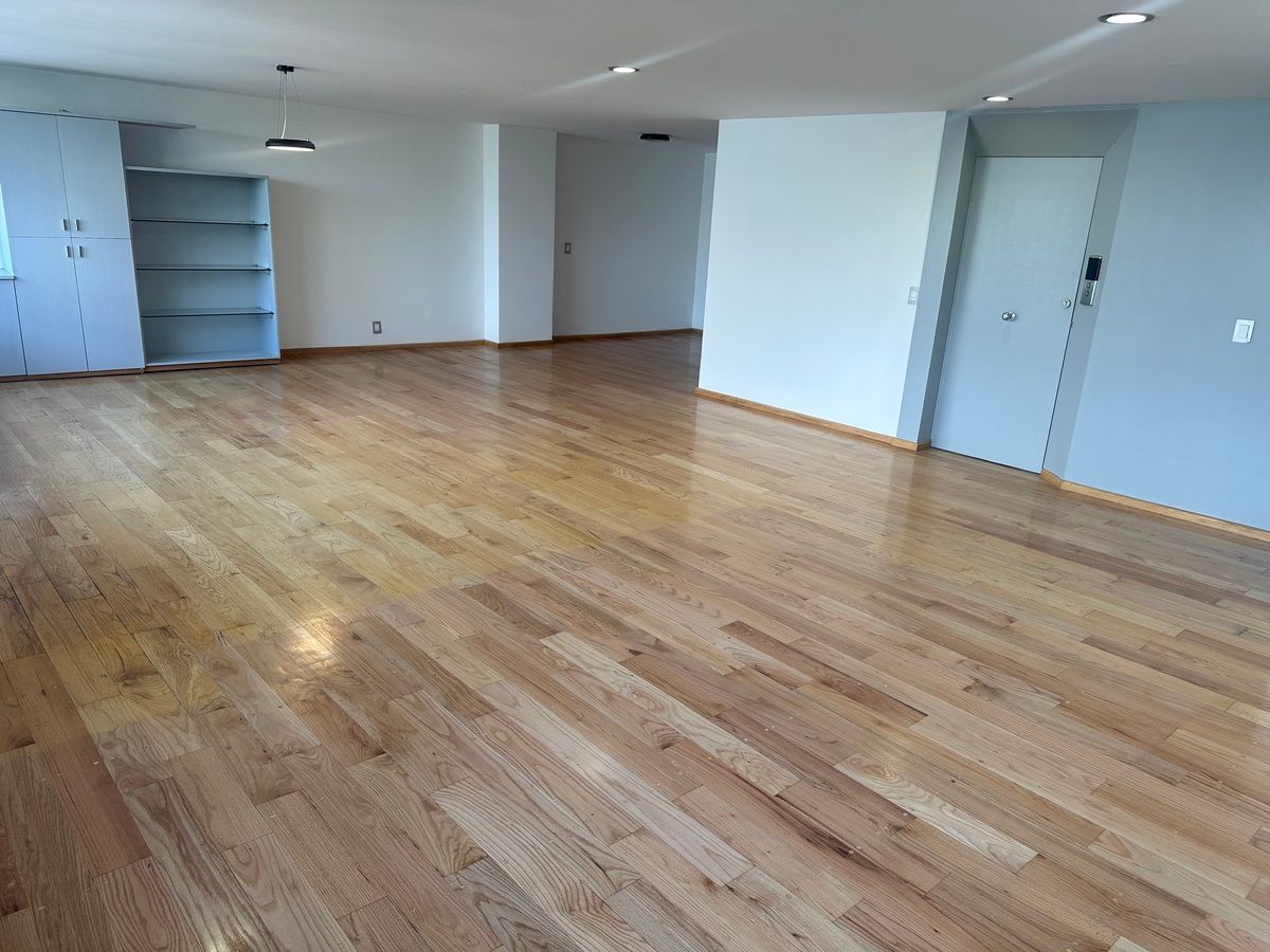 https://assets.easybroker.com/property_images/5501442/95791803/EB-UD1442.jpeg?version=1757796281