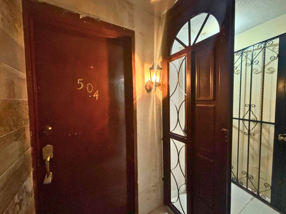 16 de 20: ENTRADA AL DEPARTAMENTO