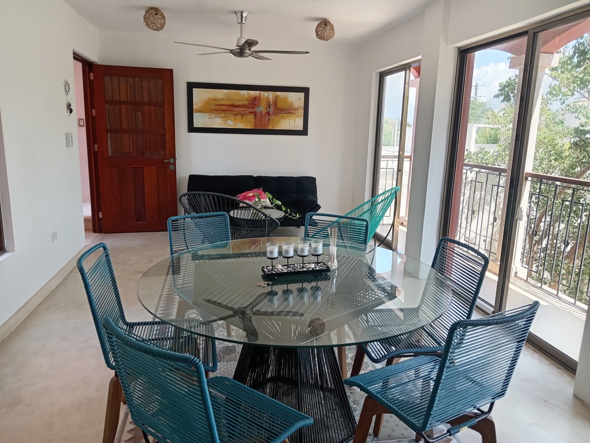 1 of 9: Sala y comedor