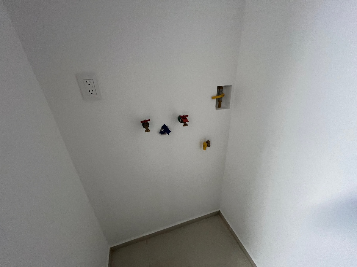 7 de 38: cuarto de lavado para centro de lavado