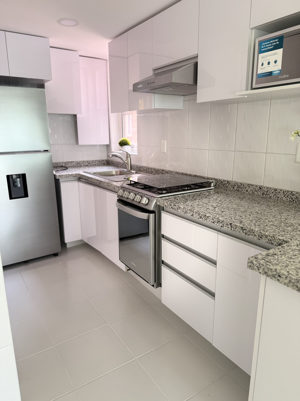 1 de 14: Cocina nueva