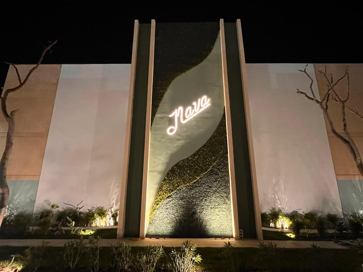 1 de 15: FACHADA NAVA