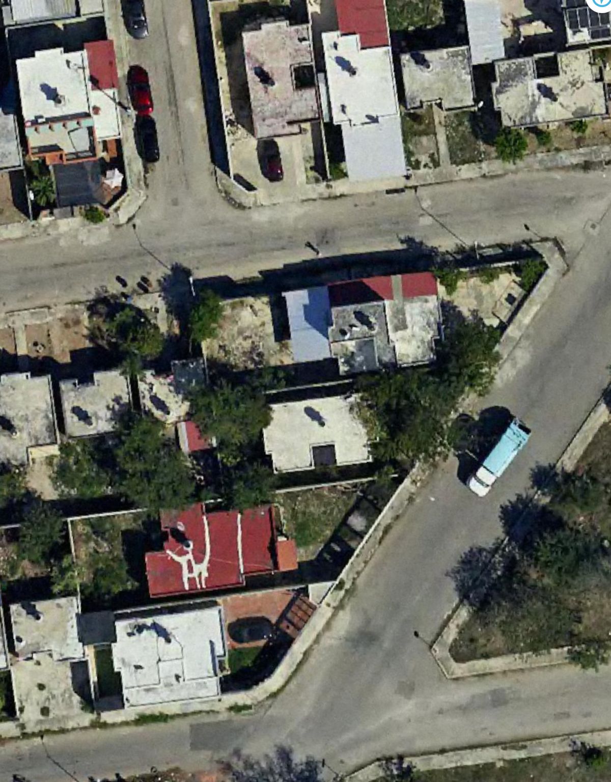 CASA EN VENTA EN CAUCEL CON EXCEDENTE DE TERRENO BIEN UBICADO