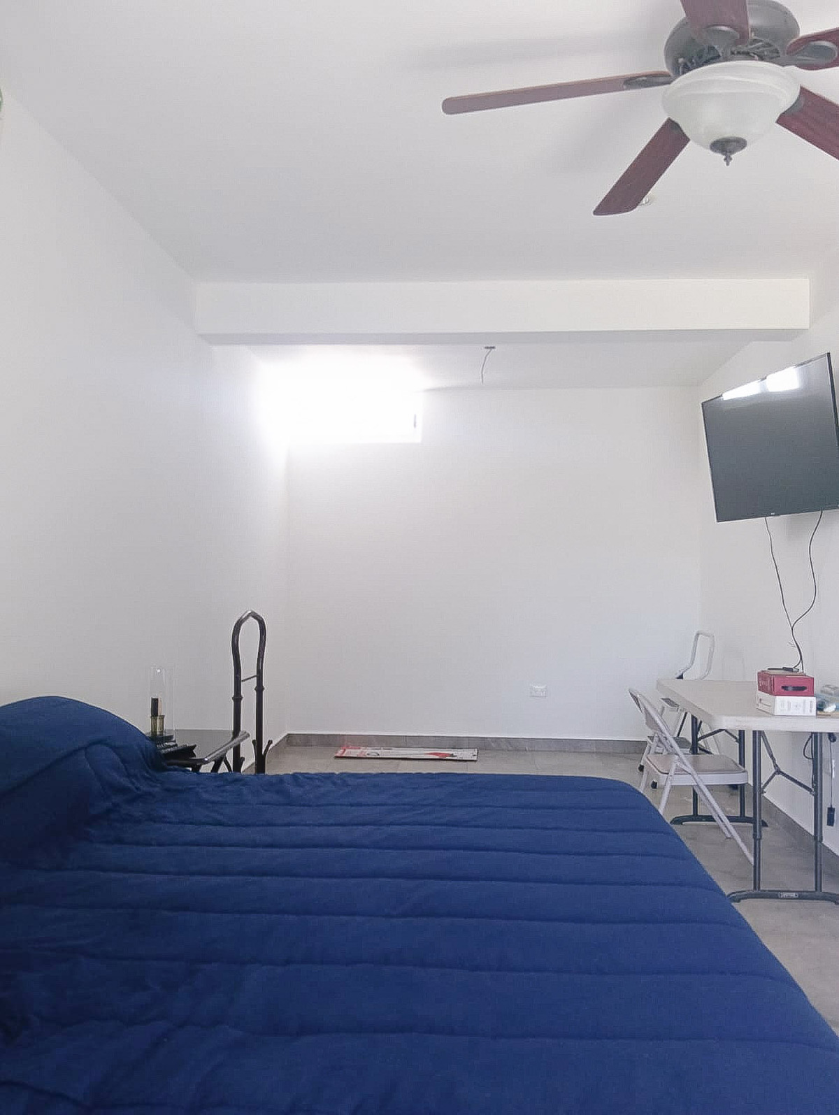 28 of 40: Recámara principal, con área para una salita de estar