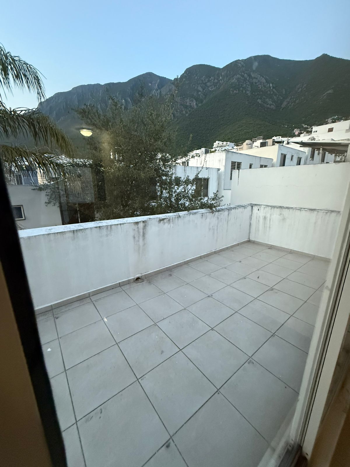 37 de 48: Terraza trasera 3era planta