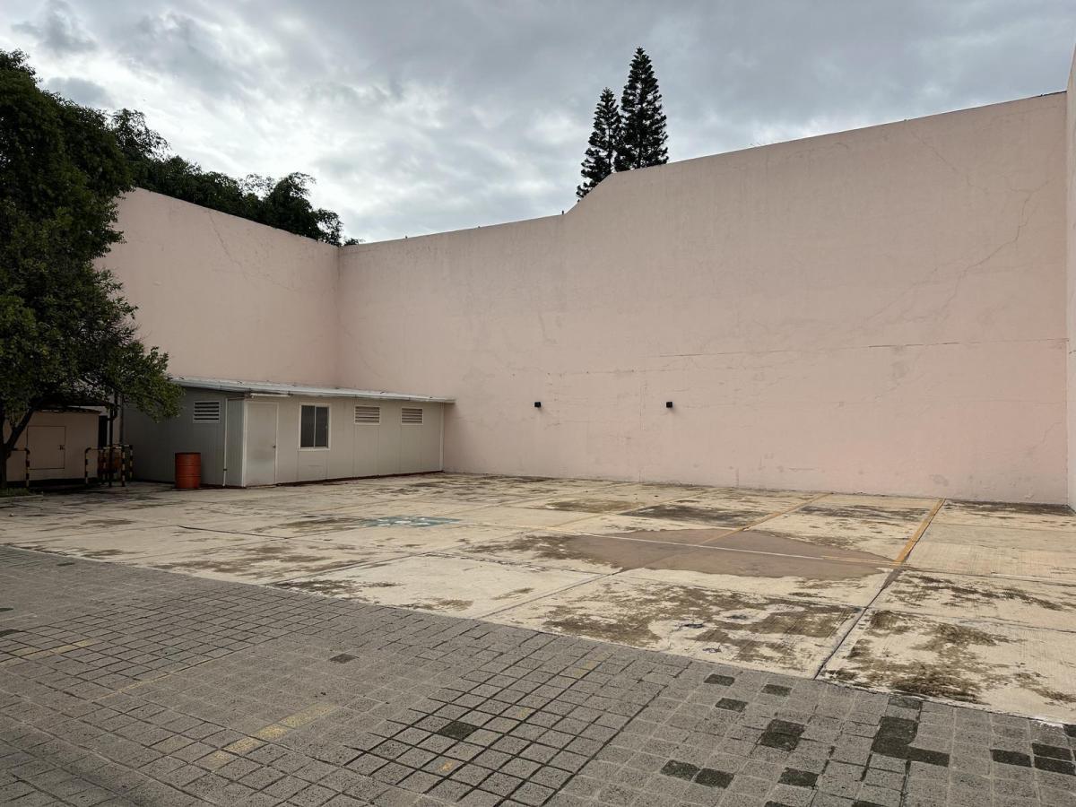 5 de 9: estacionamiento