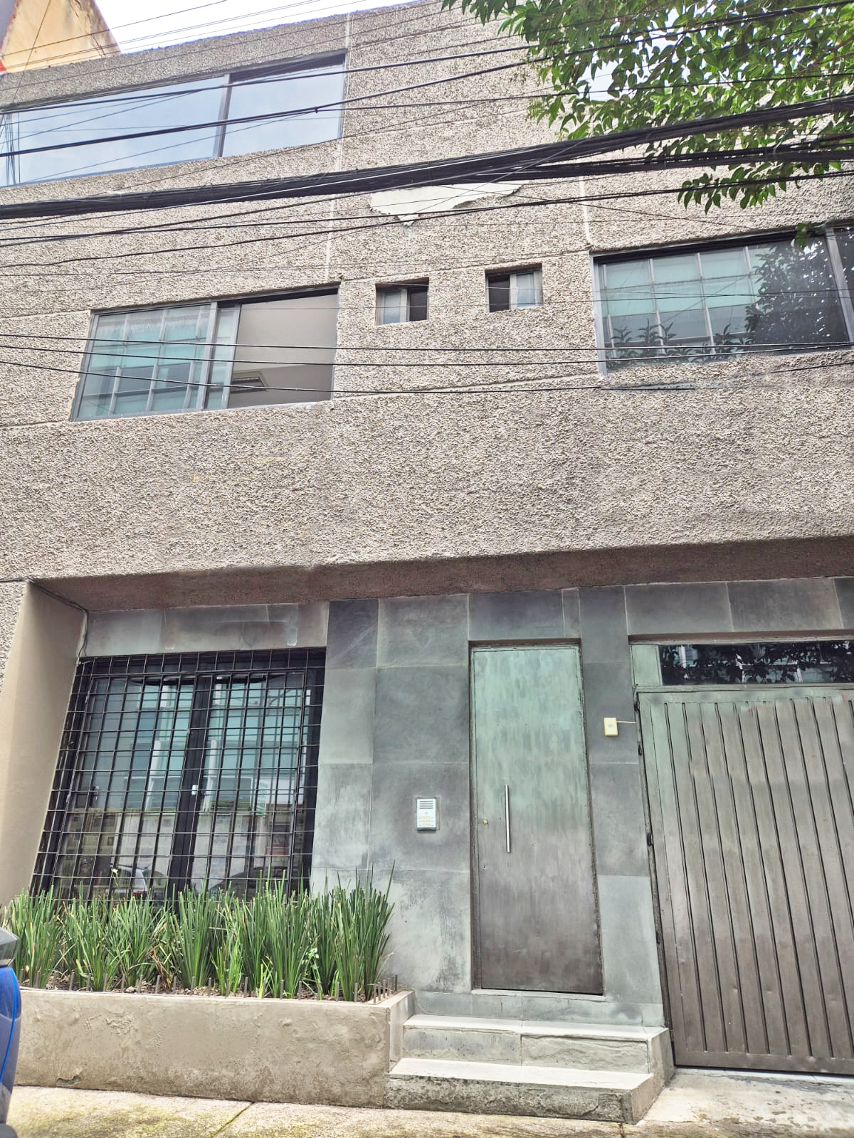 Edificio de 3 pisos en venta Uso amplio suelo comercial PB Col. Anzures