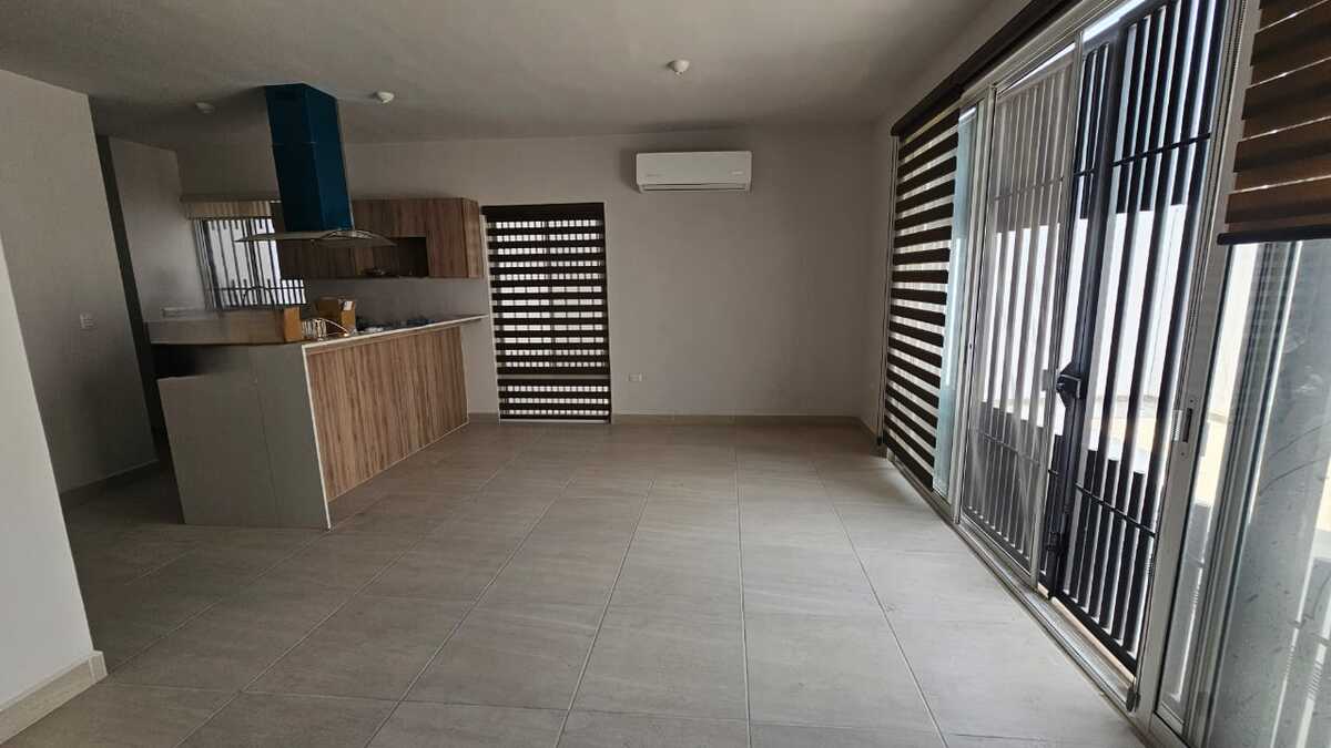 2 of 38: Sala - Comedor