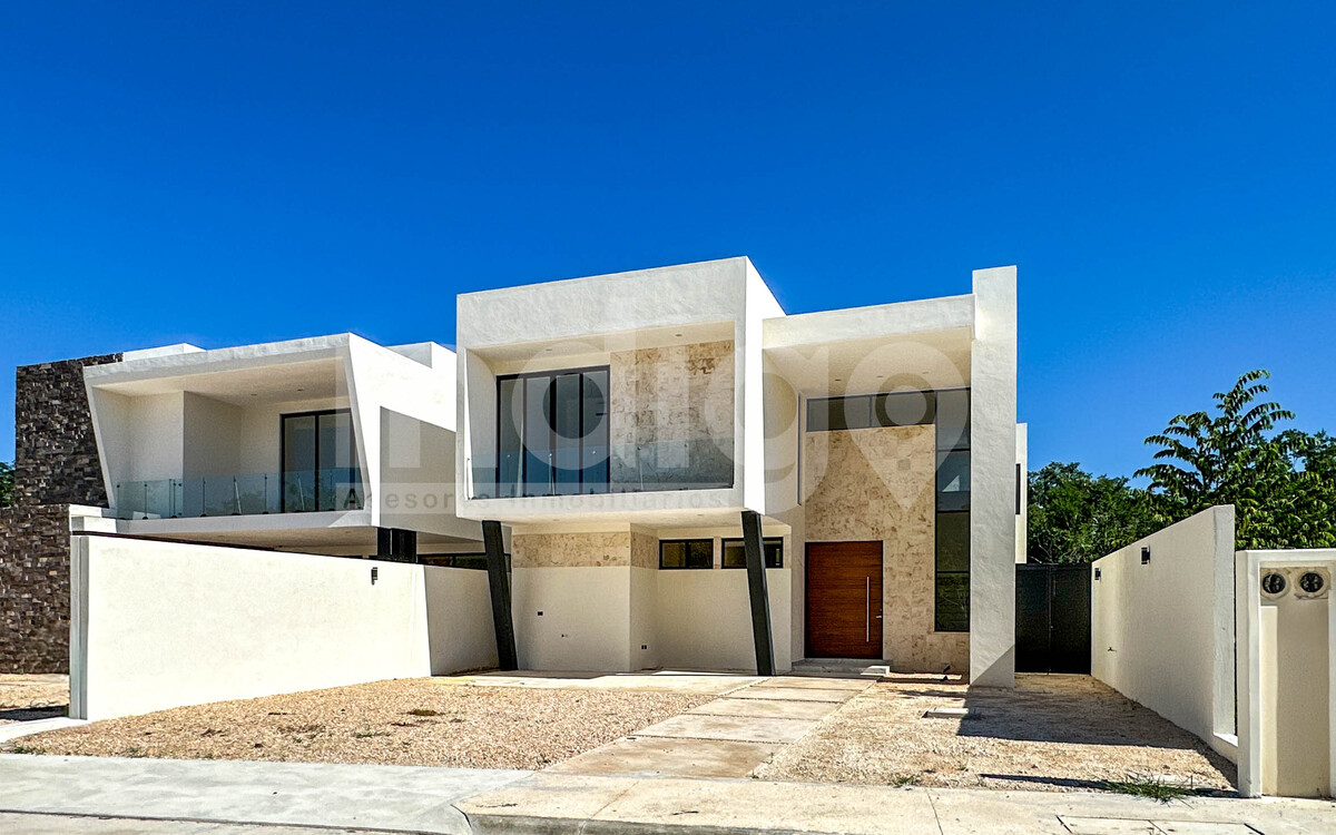 2 de 49: Fachada Frontal