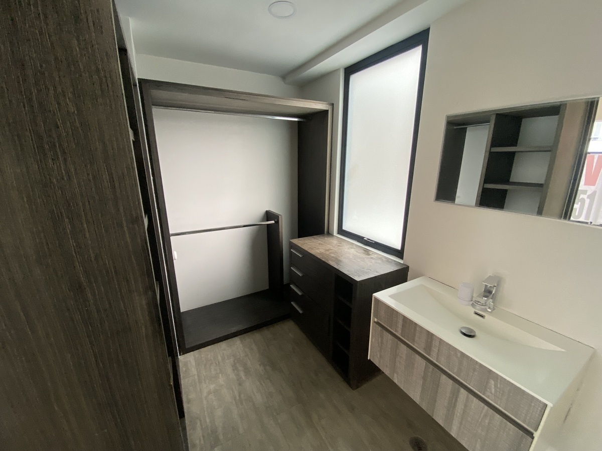 13 of 25: Baño completo