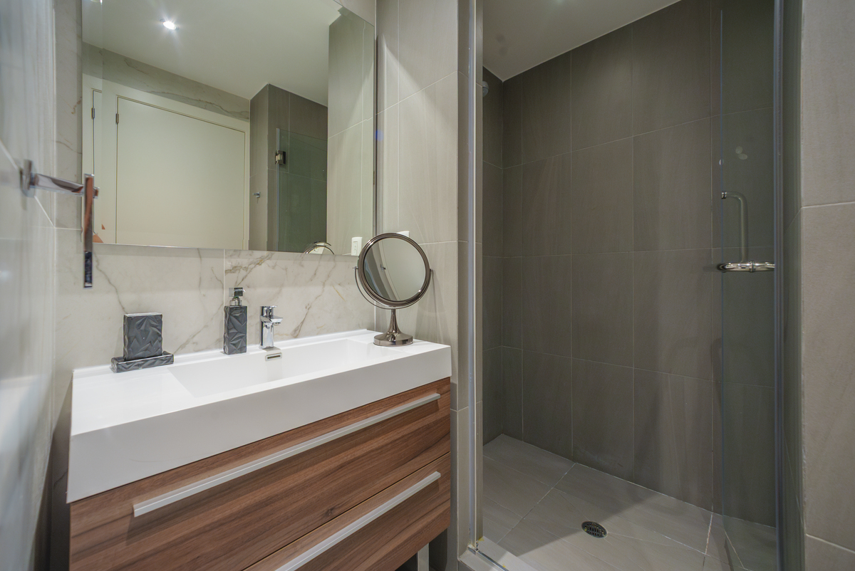 22 of 27: BAÑO PRINCIPAL