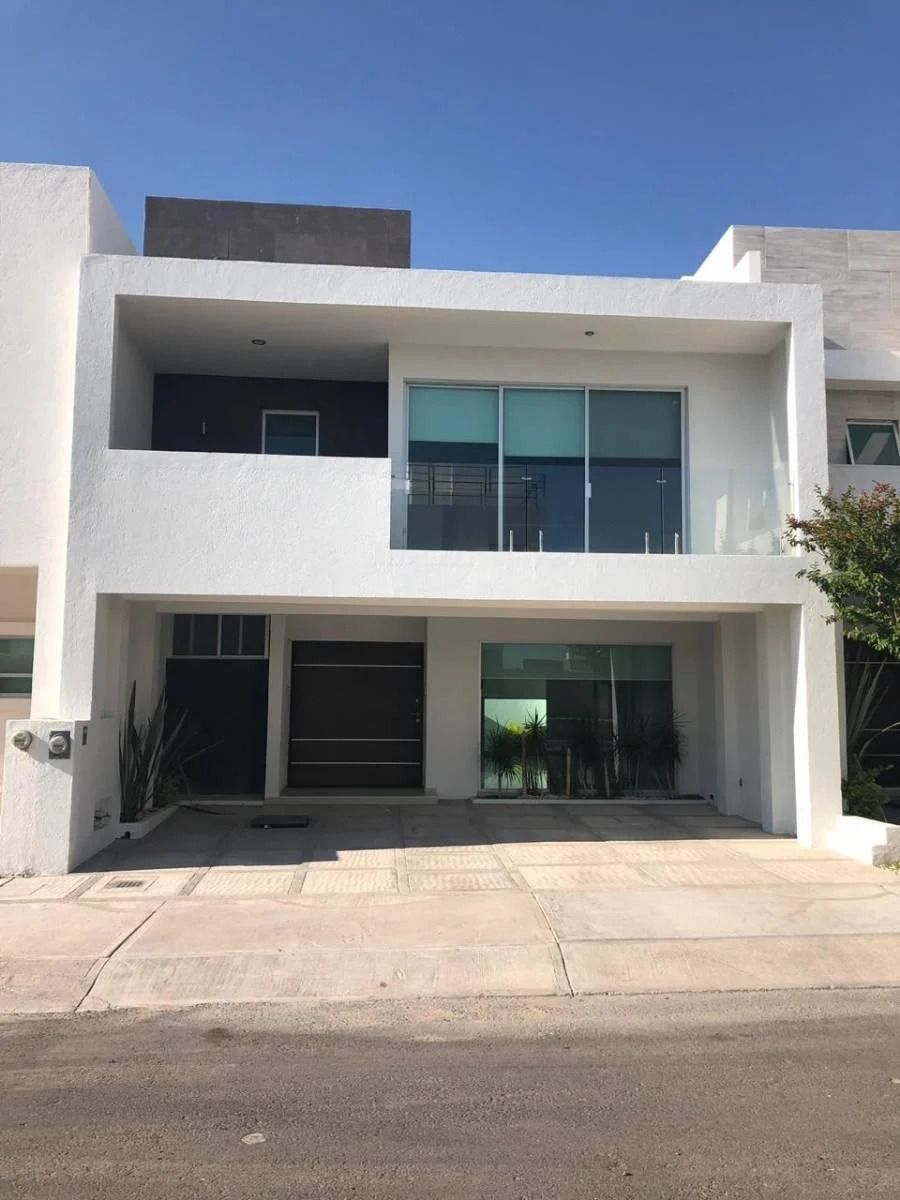 HOUSE FOR SALE HACIENDA JURIQUILLA SANTA FE + BEDROOMS + STUDY + BALCONY - foto 1