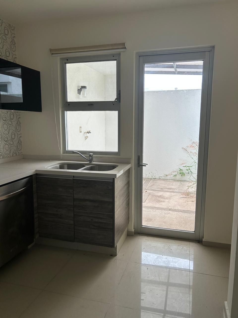 HOUSE FOR SALE HACIENDA JURIQUILLA SANTA FE + BEDROOMS + STUDY + BALCONY - foto 4