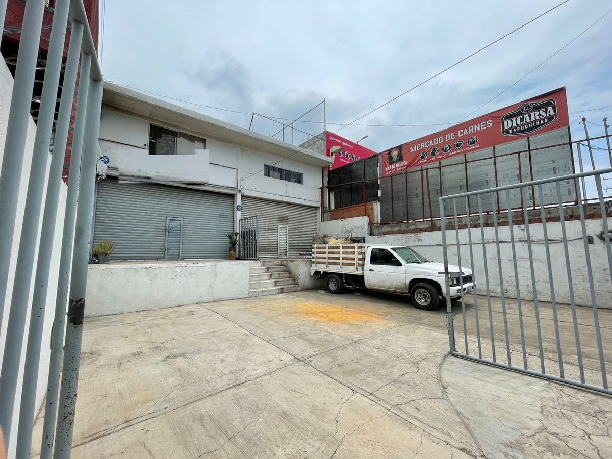 Venta de Bodega en Las plazas - foto 3