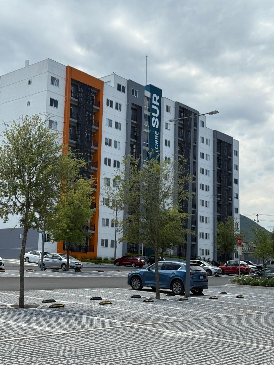 1 of 14: Edificio