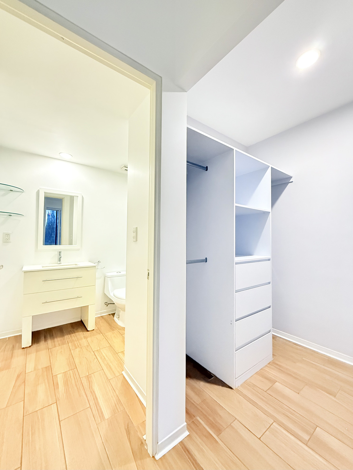 5 de 16: Baño vestidor de recámara principal