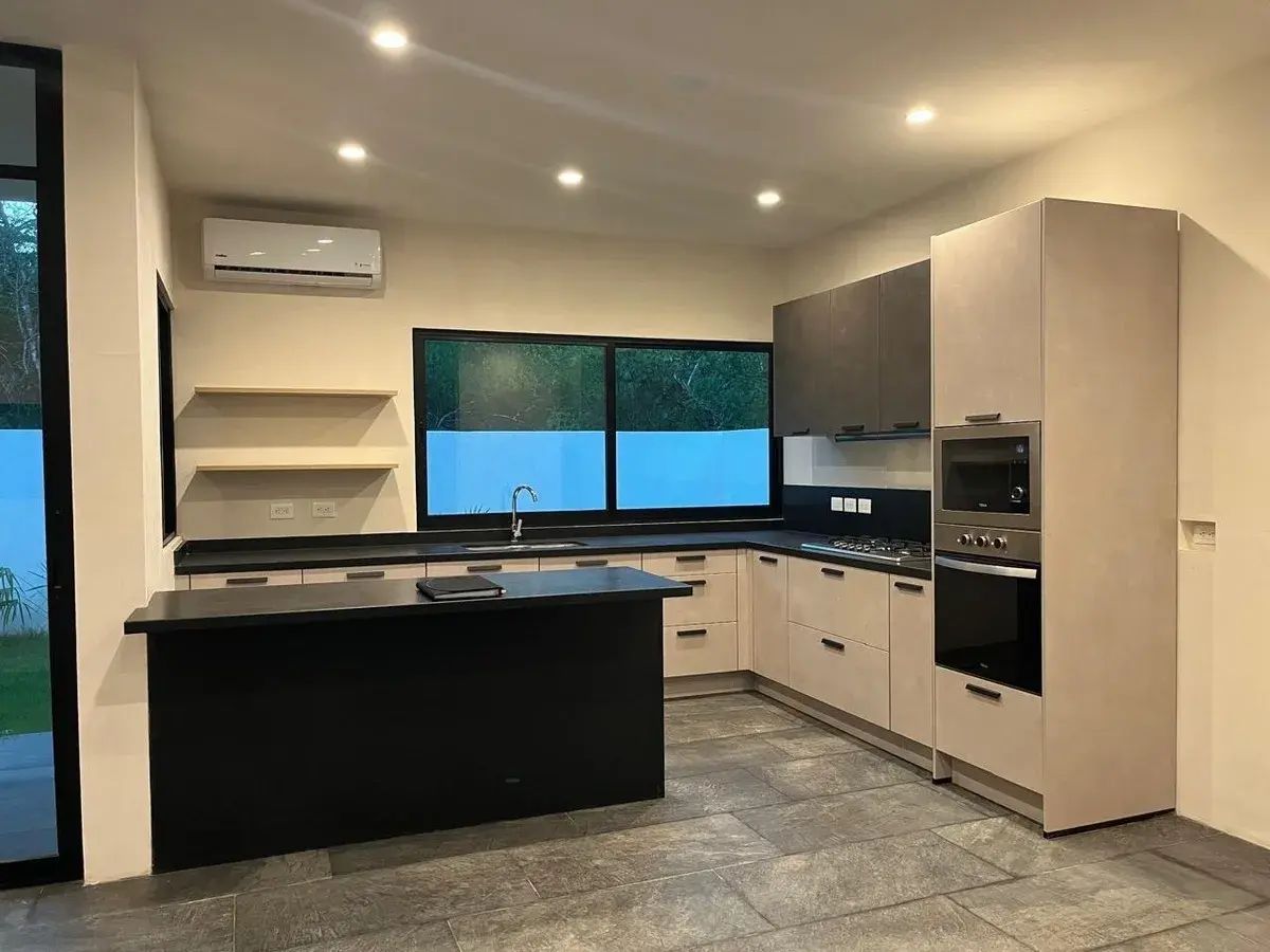 EN VENTA CASA DE 3 PISOS CON ALBERCA EN PASEO COUNTRY | CHABLEKAL | - foto 4