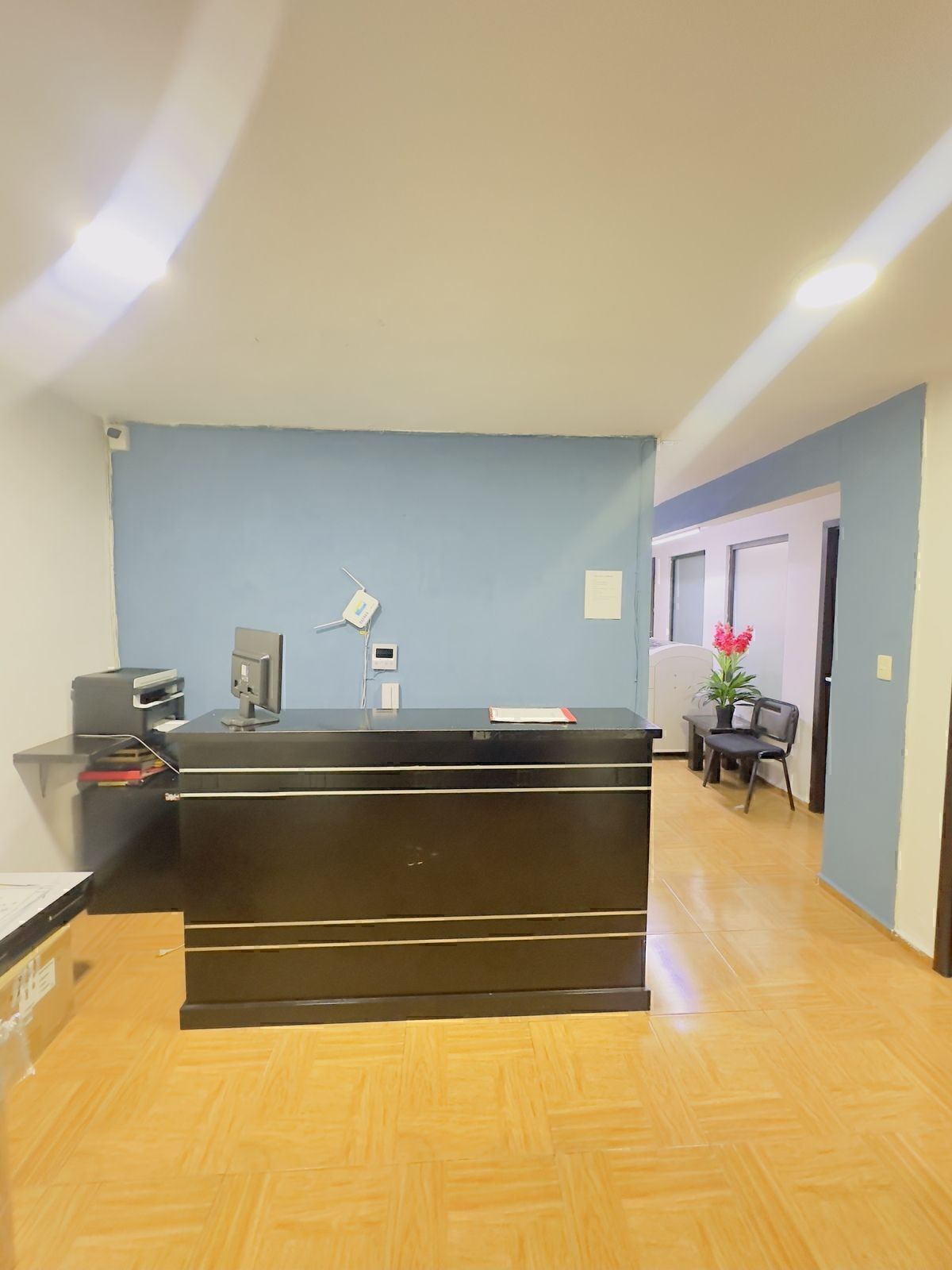 RENTA DE OFICINAS AMUEBLADAS CON  SERVICIOS  INCLUIDOS A 50 m  CALLE 60