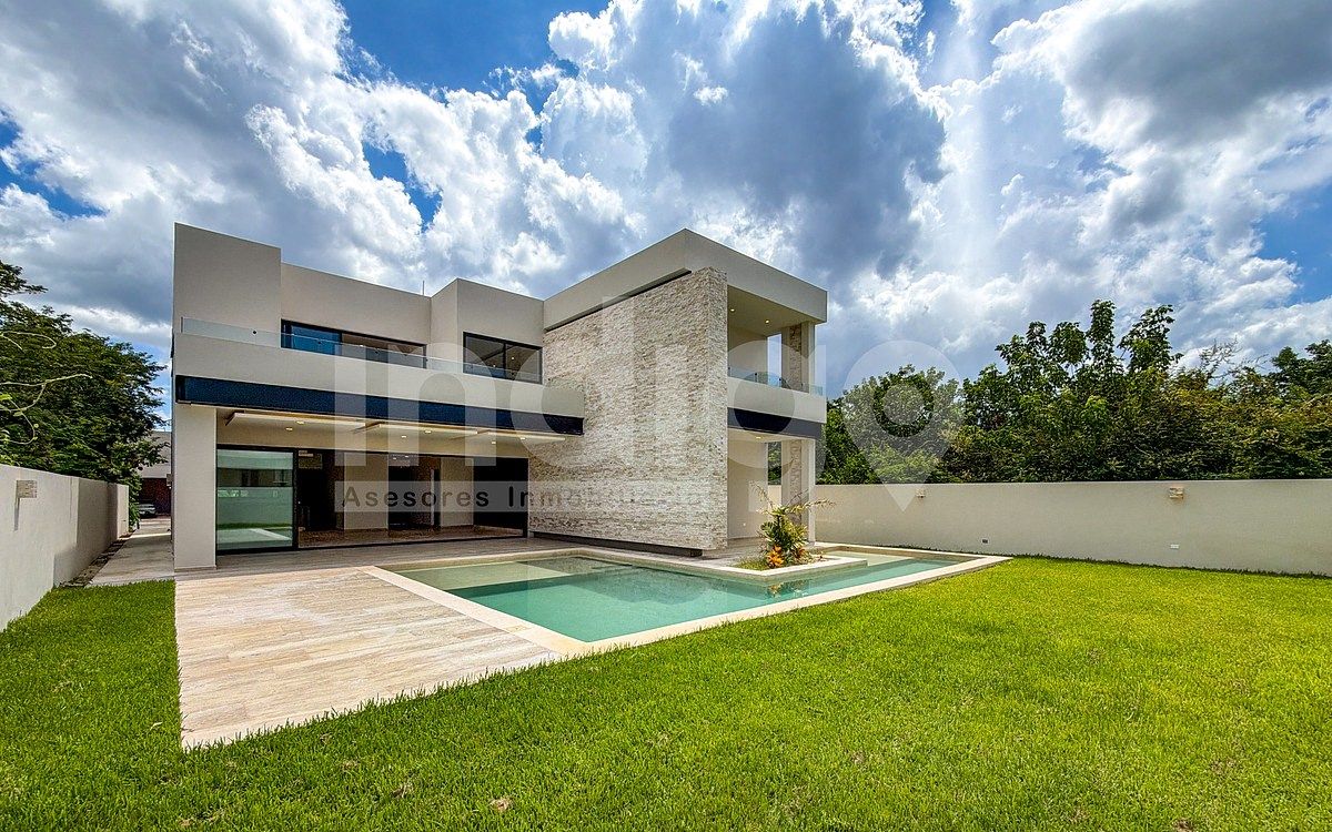 Casa en Venta en Mérida en Privada El Cortijo, zona Country Club