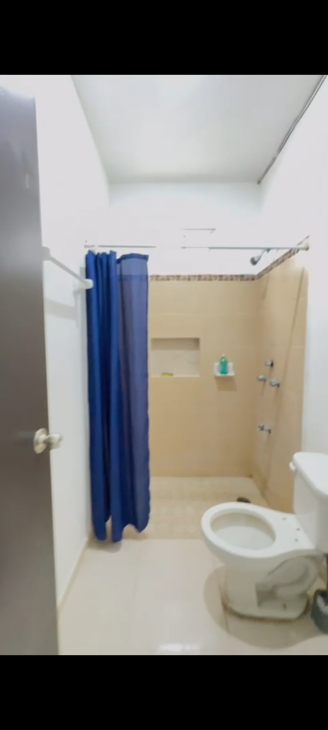 3 of 7: Baño