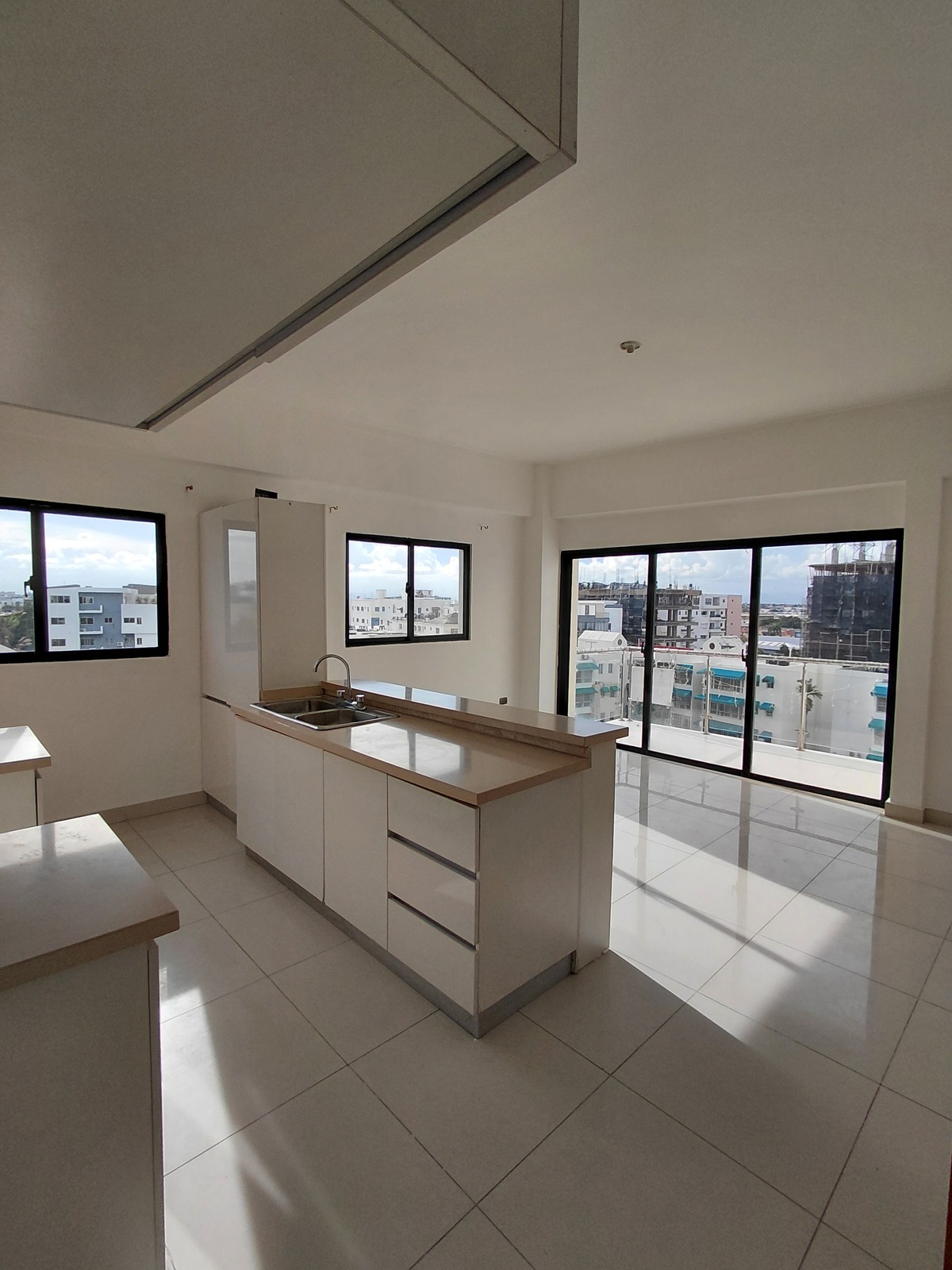 1 de 37: APARTAMENTO EN 6TO NIVEL