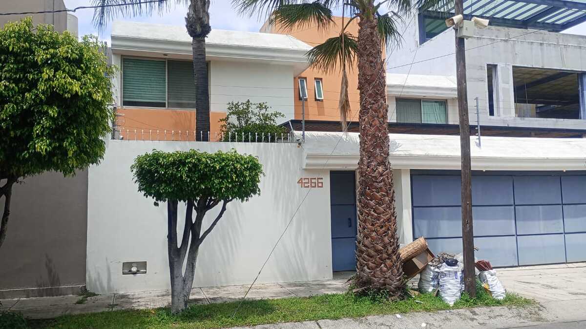1 de 40: Fachada