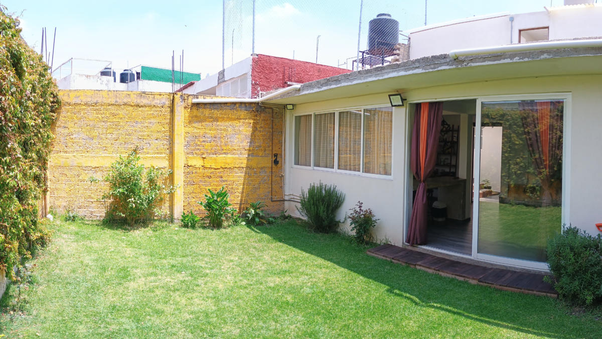 1 of 19: Jardín vista Panorámica