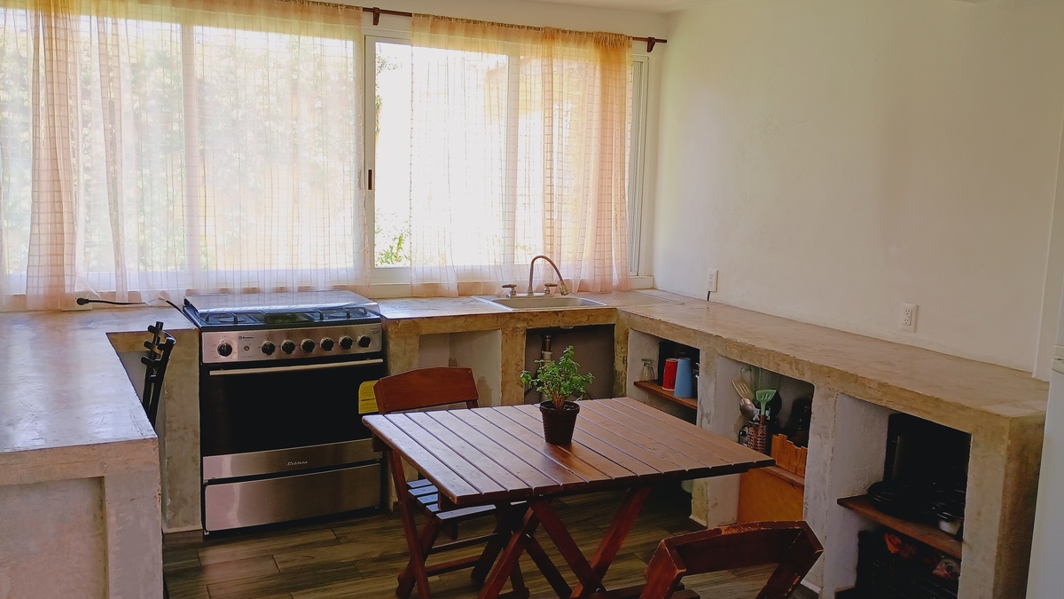 5 of 17: Cocina y antecomedor